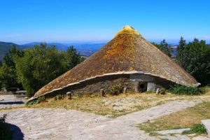 aparcar-en-pedrafita-do-cebreiro-sarria